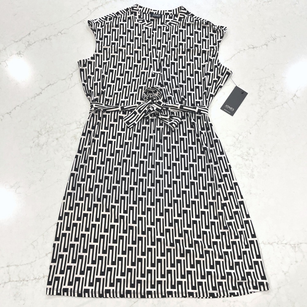 Jones New York Geometric Sleeveless Dress Women 10 Black White Poly Stretch Belt